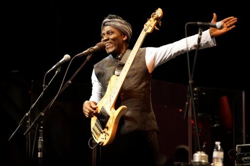 Richard Bona: V afrických jazycích už zpívat nebudu