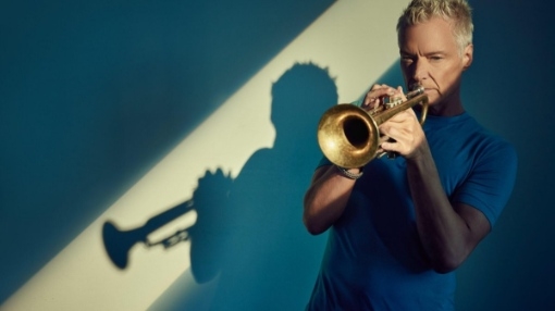 Jarní část festivalu JazzFestBrno zakončí trumpetista Chris Botti a Slavnosti synkop