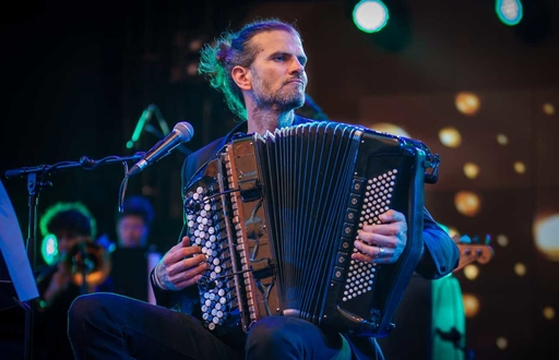 Maraton hudby Brno při zahájení propojil nápaditou a živelnou muziku