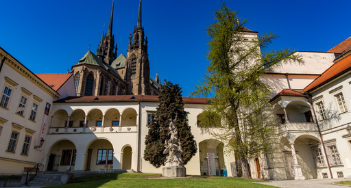 MdB zveřejnilo program letní scény na Biskupském dvoře